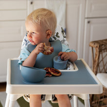 Load image into Gallery viewer, Blå haklapp i mjuk silikon