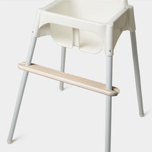 Ladda upp bild till gallerivisning, Ljus ek fotstöd till Ikea Antilop barnstol