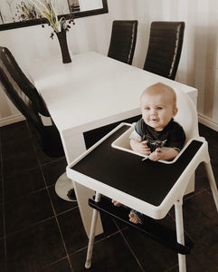 Ikea Antilop Barnstol med marmor stolbens klistermärken, svart fotstöd och svart brickunderlägg